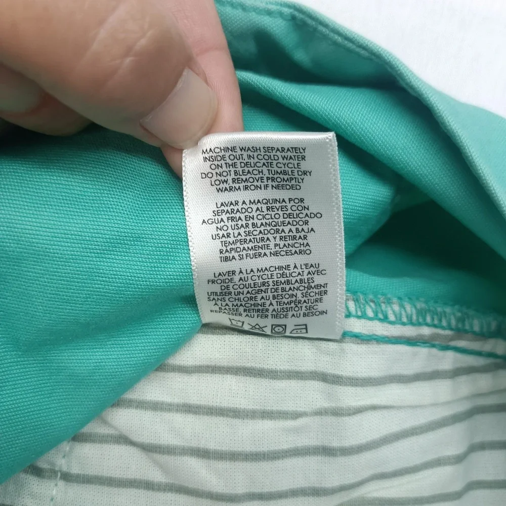 Cabi Waterfall Button Fly Shorts Teal Green Mid Rise Women 6 NWT Modern Casual